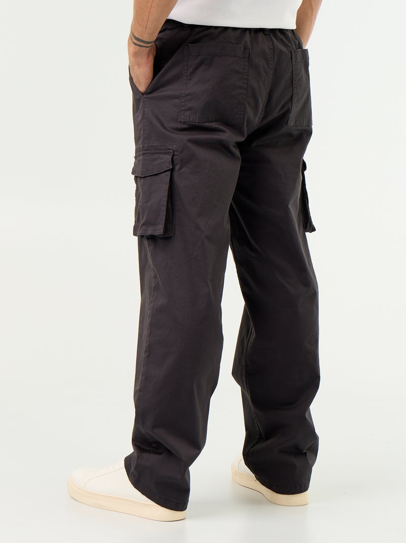 Pantalón multibolsillos de corte regular Negro - Kiabi