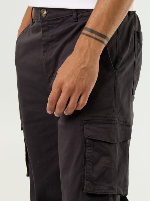 Pantalón multibolsillos de corte regular - Kiabi