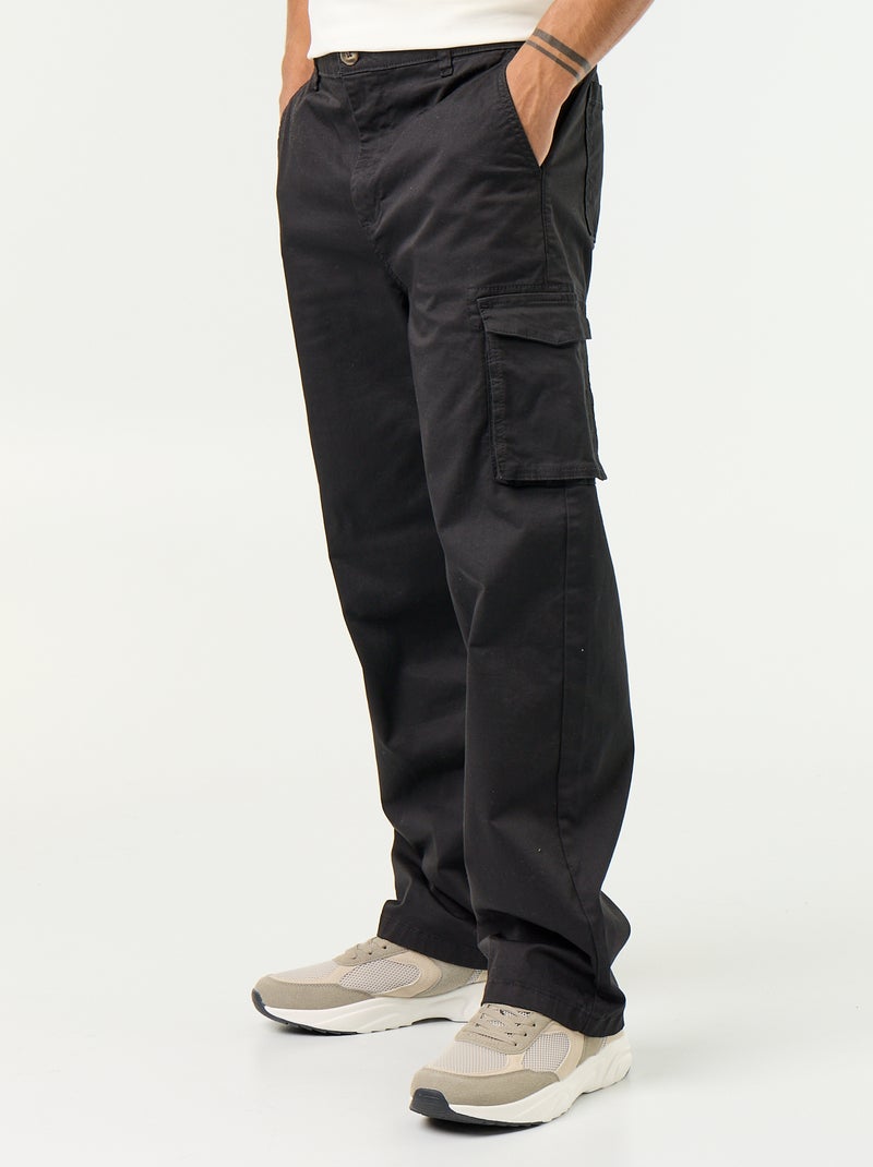 Pantalón multibolsillos de corte regular Negro - Kiabi