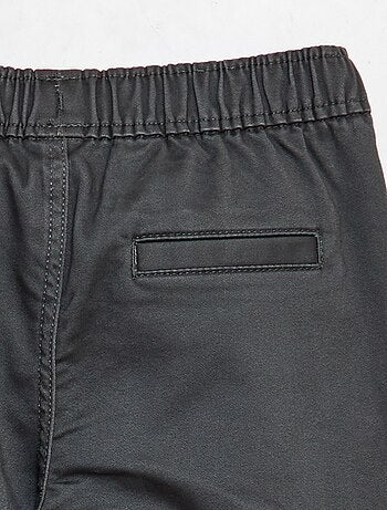 Pantalón multibolsillos