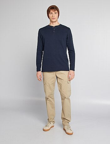 Pantalón multibolsillos liso