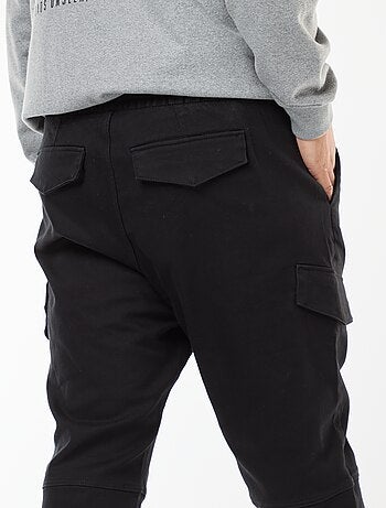 Pantalón multibolsillos liso con cinturón elástico