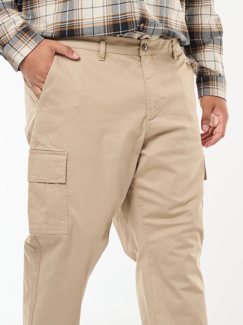 Pantalón multibolsillos liso con trabillas para cinturón Beige - Kiabi