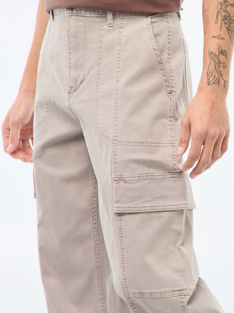 Pantalón multibolsillos liso corte recto / Regular Fit Gris - Kiabi