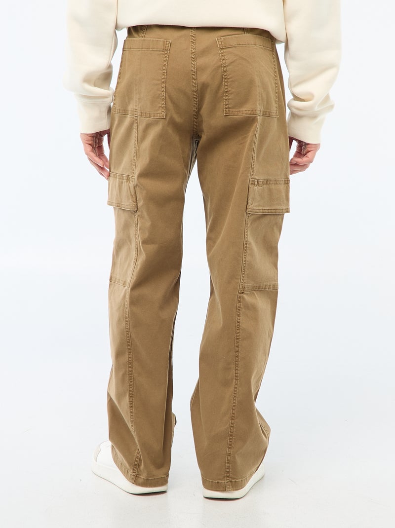 Pantalón multibolsillos liso corte recto / Regular Fit Marron - Kiabi