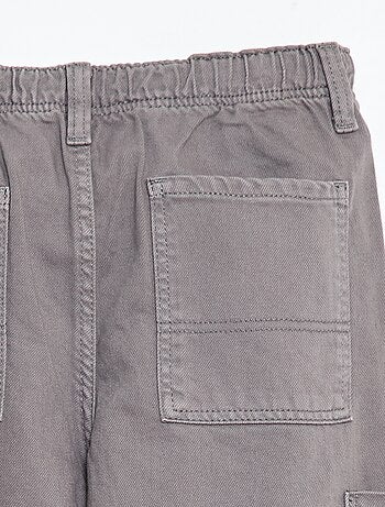 Pantalón multibolsillos liso