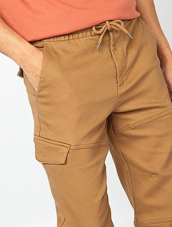 Pantalón multibolsillos liso