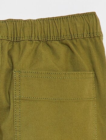 Pantalón multibolsillos liso
