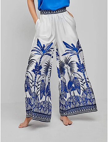 Pantalón palazzo con estampado tropical en tejido de satén