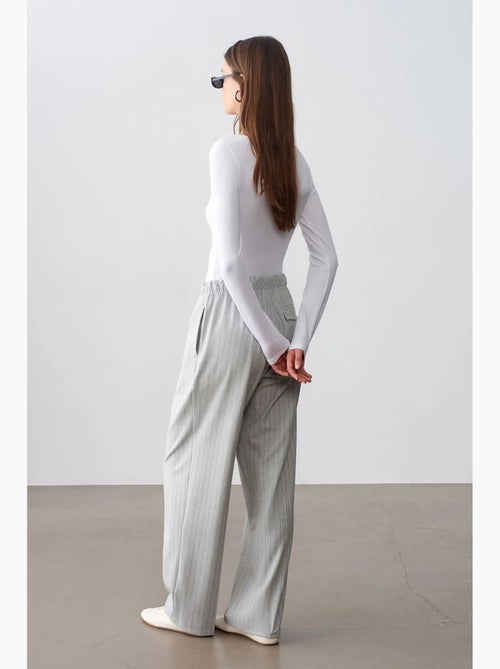 Pantalón palazzo de rayas de pernera ancha dilvin - Kiabi Pantalón palazzo de rayas de pernera ancha dilvin - Kiabi