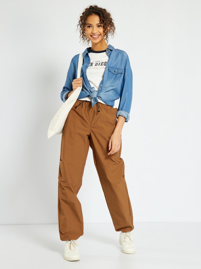 Pantalón parachute de nailon MARRON - Kiabi