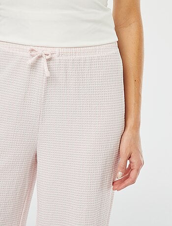 Pantalón pernera ancha con estampado vichy