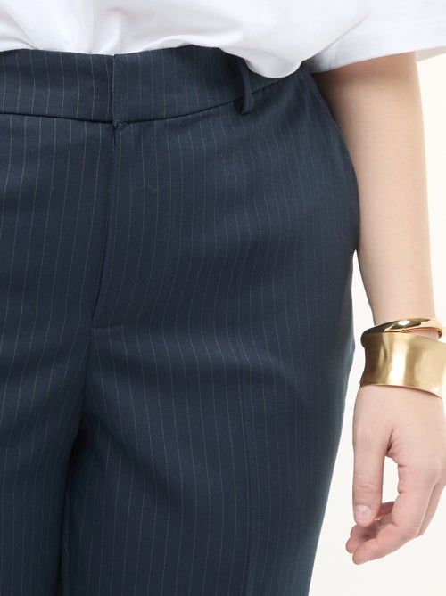 Pantalón pitillo con cierre con corchete y cremallera - Kiabi