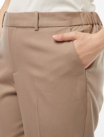 Pantalón pitillo con cierre con corchete y cremallera