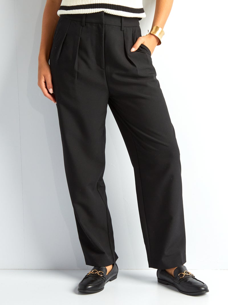 Pantalón pitillo con pinzas negro - Kiabi