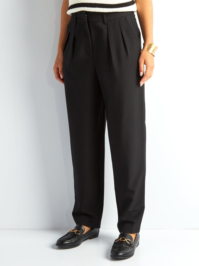 Pantalón pitillo con pinzas negro - Kiabi