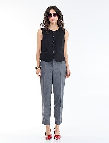 Pantalón pitillo liso con 2 bolsillos