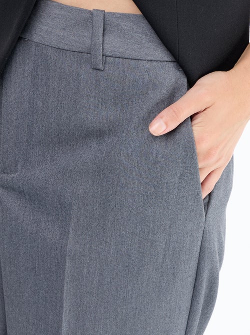 Pantalón pitillo liso con 2 bolsillos - Kiabi