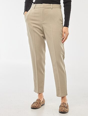 Pantalón pitillo liso con 2 bolsillos