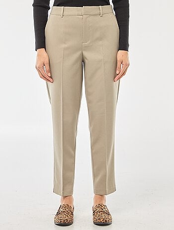 Pantalón pitillo liso con 2 bolsillos