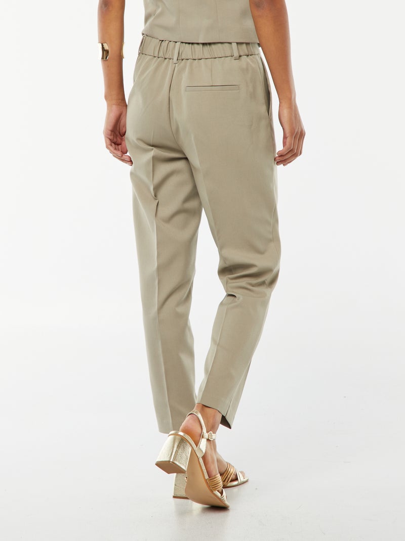 Pantalón pitillo liso con 2 bolsillos Verde - Kiabi