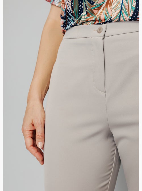 Pantalón recto 7/8 liso sin arrugas - Afibel - Kiabi Pantalón recto 7/8 liso sin arrugas - Afibel - Kiabi