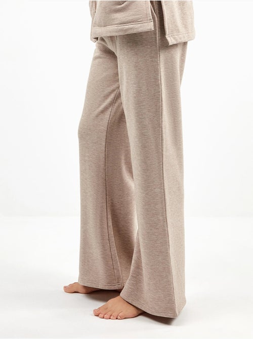 Pantalón recto ajustable en cintura en tejido de felpa - Kiabi Pantalón recto ajustable en cintura en tejido de felpa - Kiabi