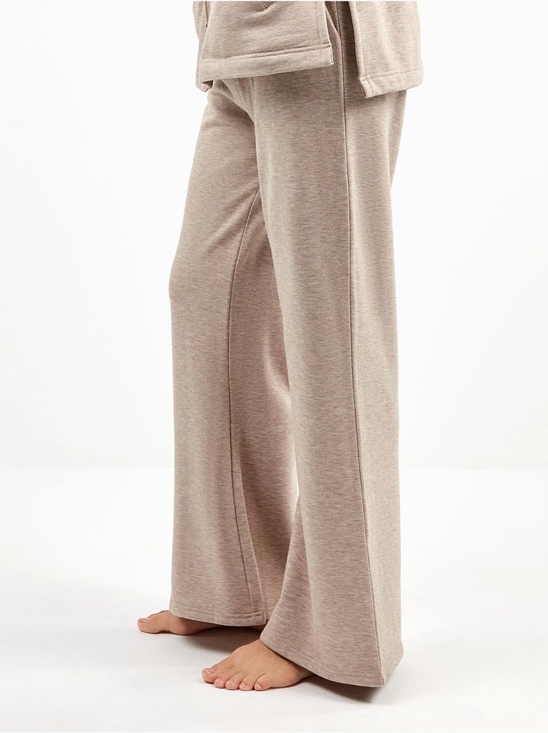 Pantalón recto ajustable en cintura en tejido de felpa Marrón caramelo - Kiabi
