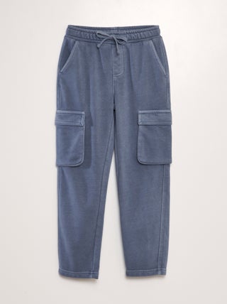 Pantalón recto con bolsillos con solapa