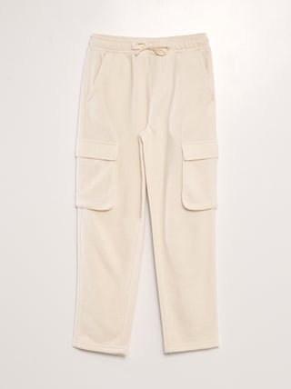 Pantalón recto con bolsillos con solapa