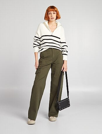 Pantalón recto con bolsillos con solapa - Kiabi