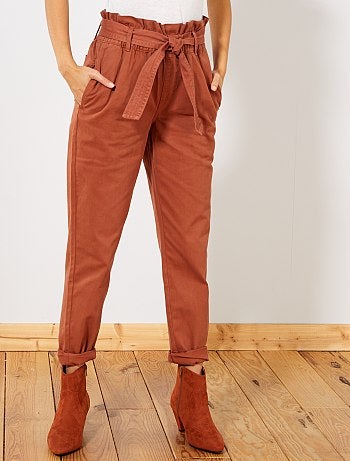 Pantalón recto con cintura ajustada - Kiabi