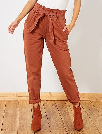 Pantalón recto con cintura ajustada - Kiabi