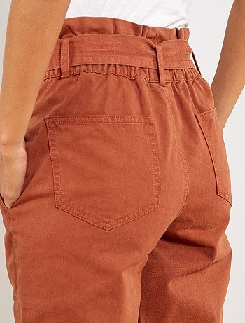 Pantalón recto con cintura ajustada - Kiabi