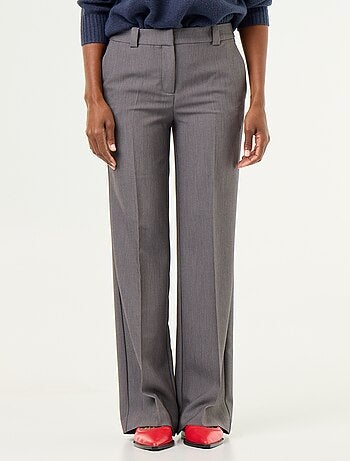 Pantalón recto con cintura ceñida