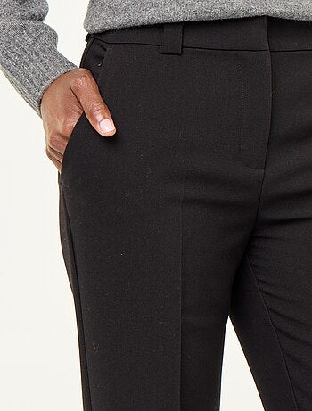 Pantalón recto con cintura ceñida