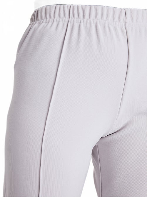 Pantalón recto con cintura elástica y punto canalé - Afibel - Kiabi Pantalón recto con cintura elástica y punto canalé - Afibel - Kiabi