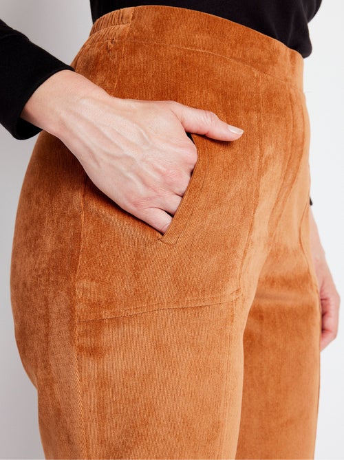 Pantalón recto con cintura elástica y terciopelo milrayas - Afibel - Kiabi