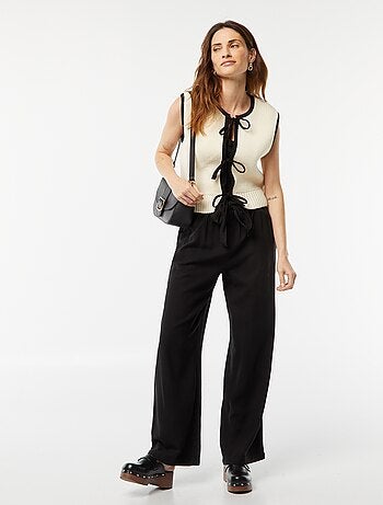 Pantalón recto con cinturón anudable