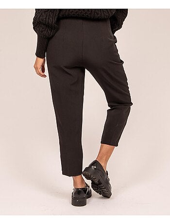 Pantalón recto con pinzas EZARA