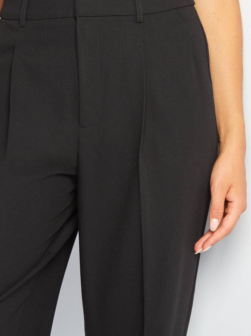 Pantalón recto con pinzas negro - Kiabi