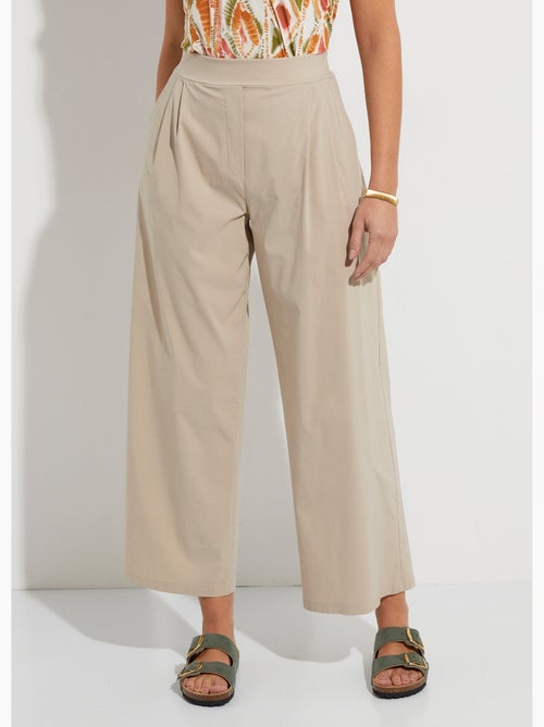 Pantalón recto con pinzas y cinturilla elástica. - Afibel - Kiabi Pantalón recto con pinzas y cinturilla elástica. - Afibel - Kiabi