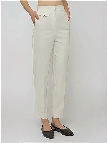 Pantalón recto de corte premium con detalle de bolsillo hiccup