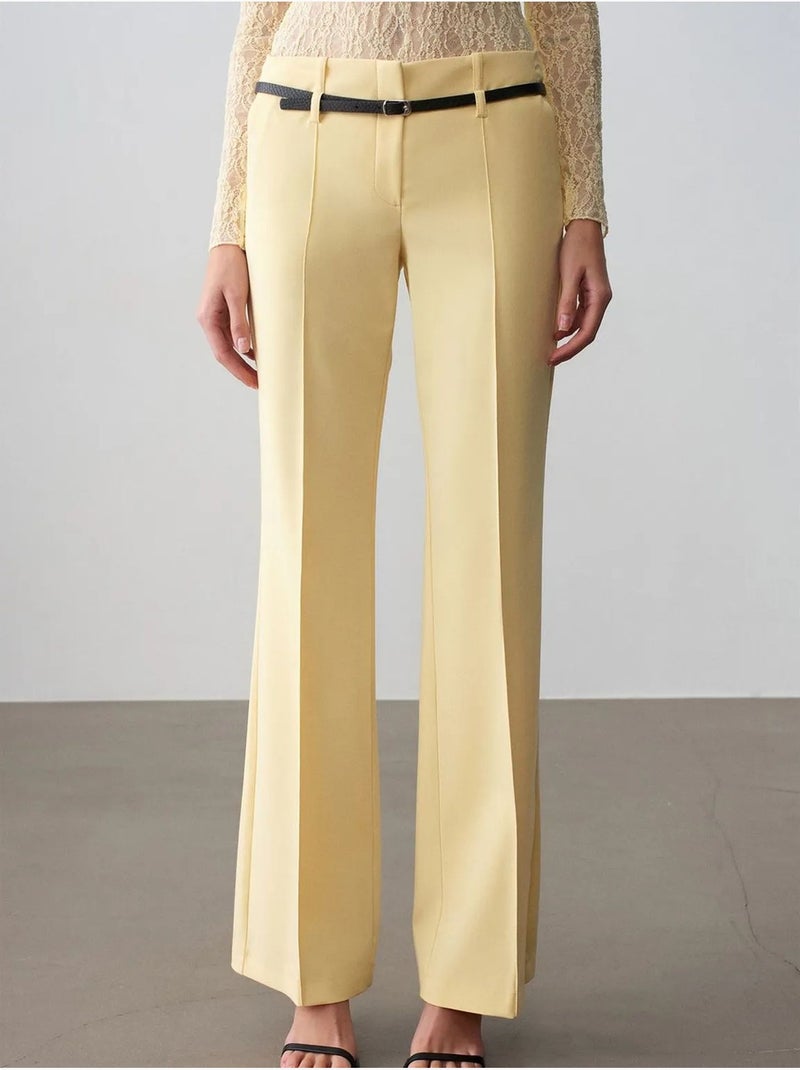 Pantalón recto de crepé con cinturón dilvin Amarillo limón - Kiabi