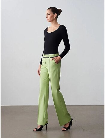 Pantalón recto de crepé con cinturón dilvin