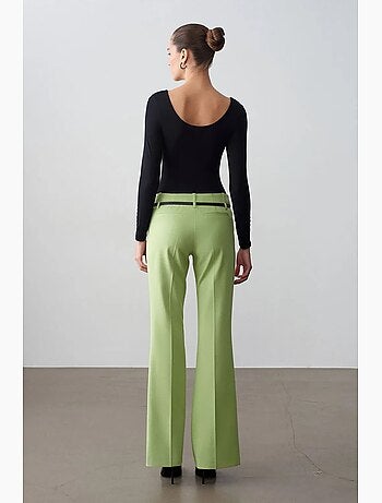Pantalón recto de crepé con cinturón dilvin