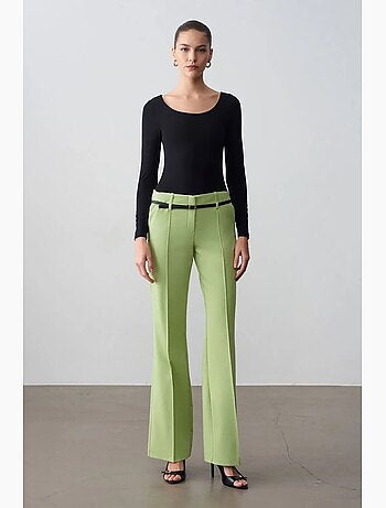 Pantalón recto de crepé con cinturón dilvin