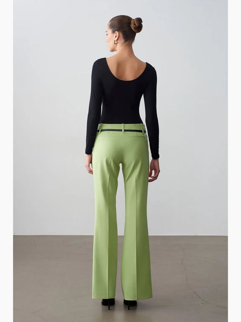 Pantalón recto de crepé con cinturón dilvin Verde menta - Kiabi