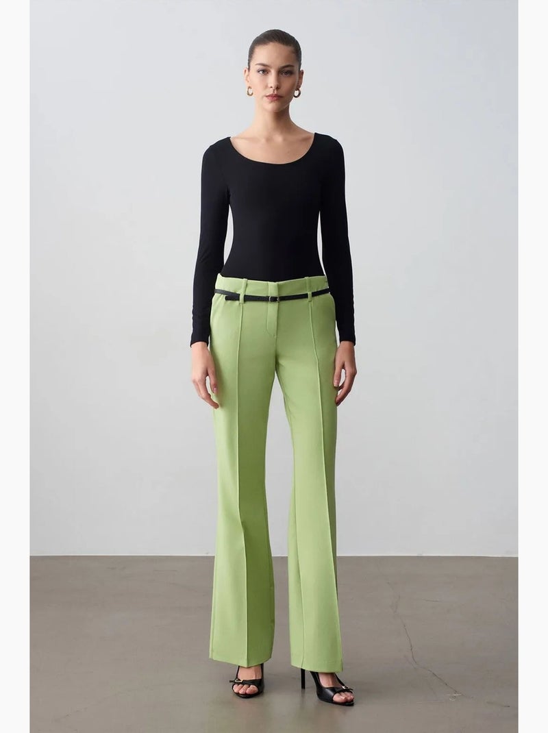 Pantalón recto de crepé con cinturón dilvin Verde menta - Kiabi