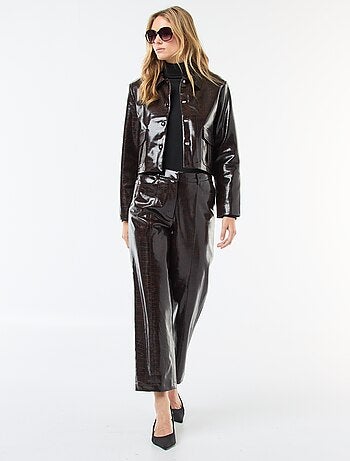 Pantalón recto de imitación con efecto "piel de serpiente
